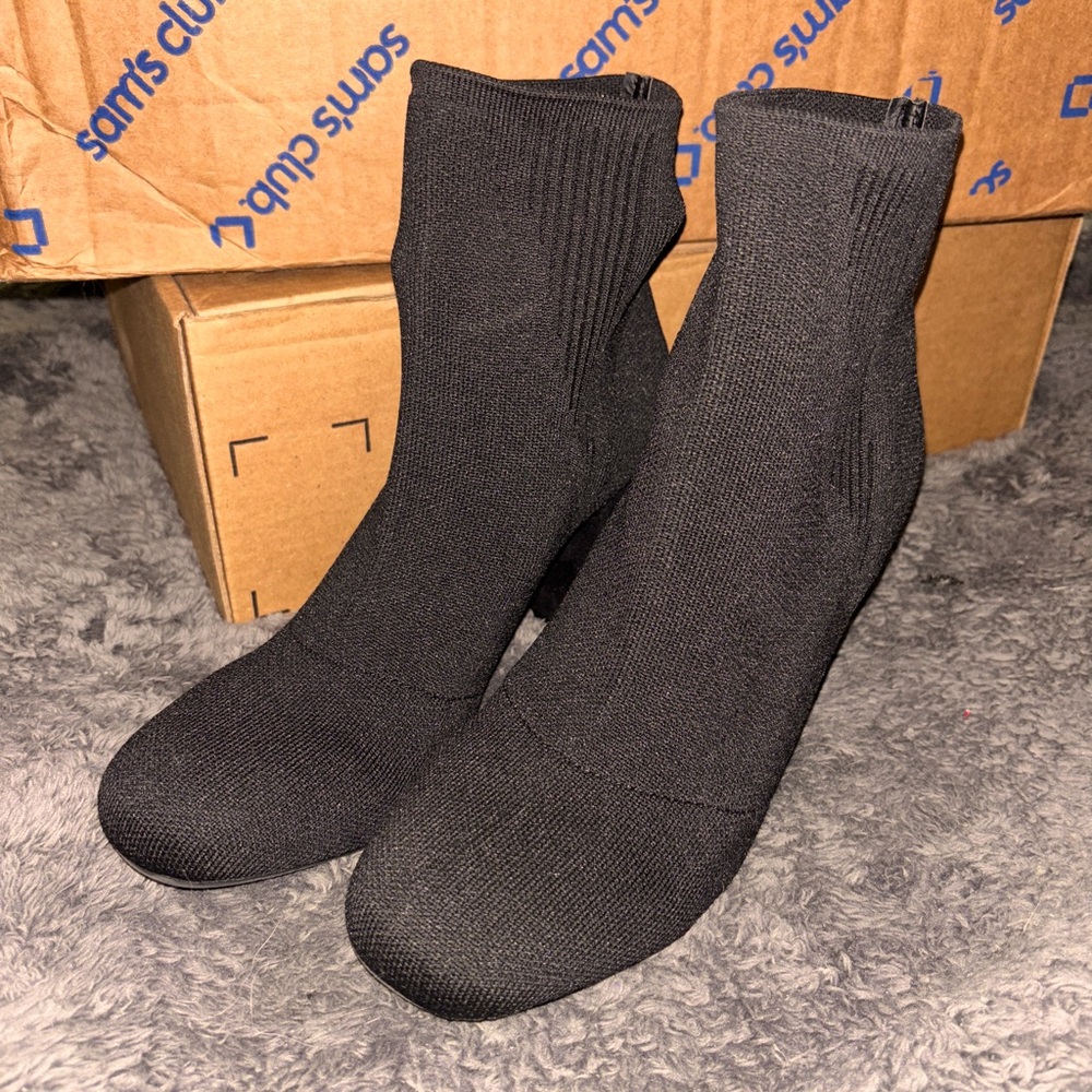 Mia Booties Erika Stretch, Size-7.5